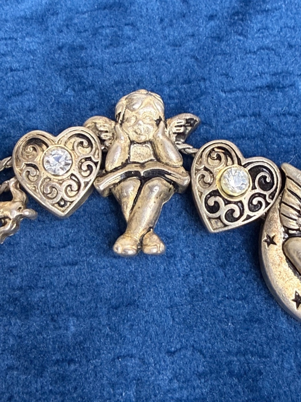 Vintage 1990s Y2K Angel Cherubs Hearts Rhinestones Silver-Tone Bracelet 8” Avon - Picture 3 of 5